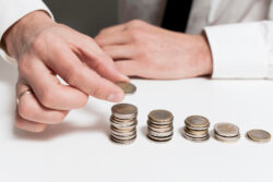 Podwyżka płacy minimalnej a zdolność kredytowa – jak to się zmienia?